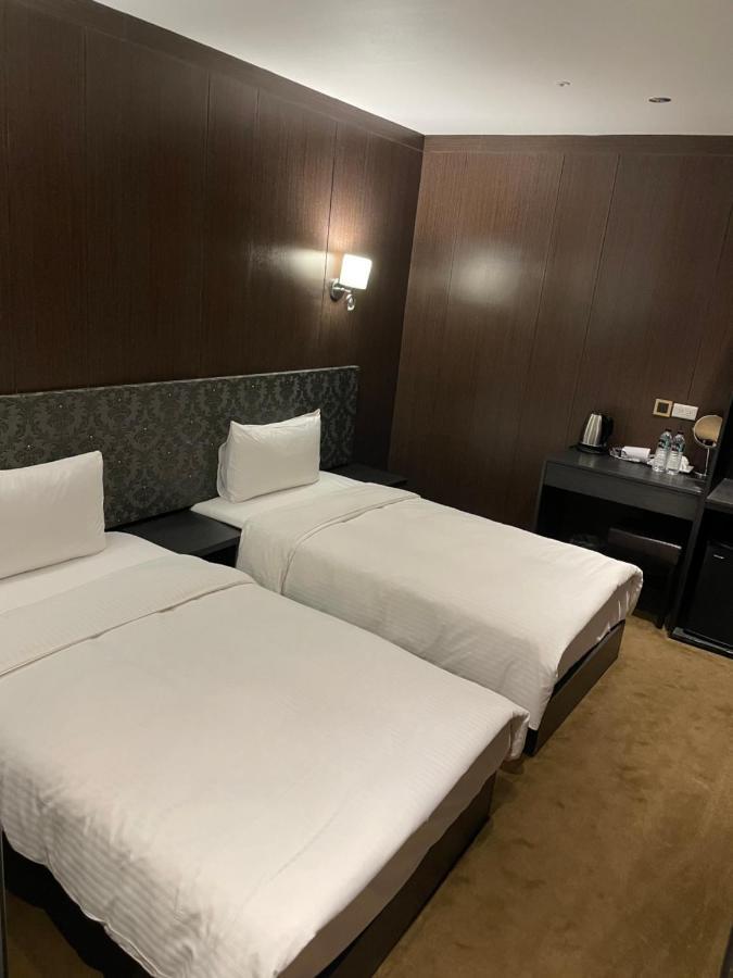 Meworld Hotel - Taipei Main Station Экстерьер фото