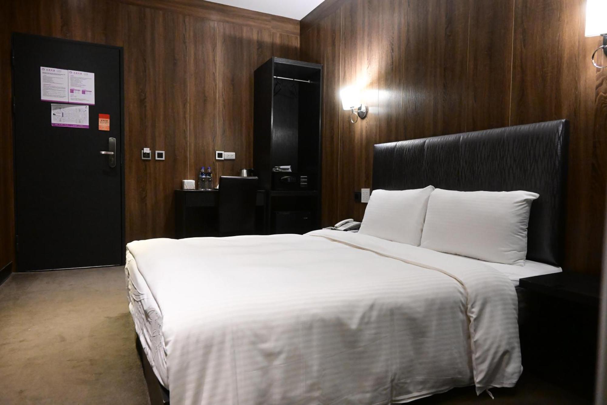 Meworld Hotel - Taipei Main Station Экстерьер фото